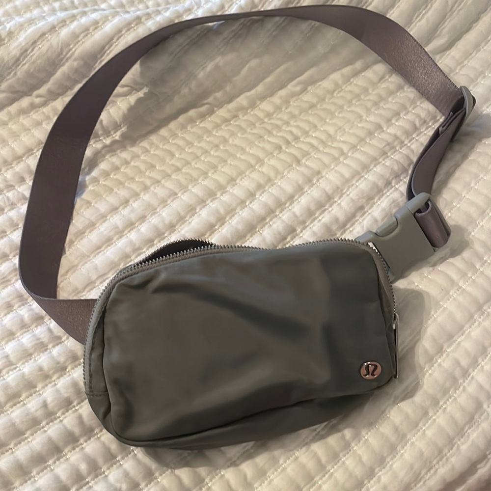 Lulu Lemon Belt Bag